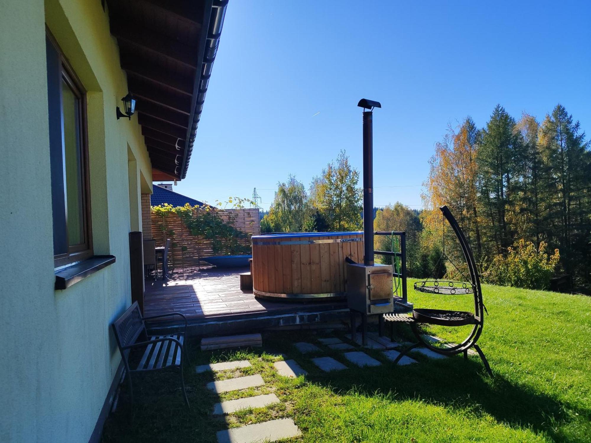 Villa Dom Na Slonnym Monasterzec Esterno foto