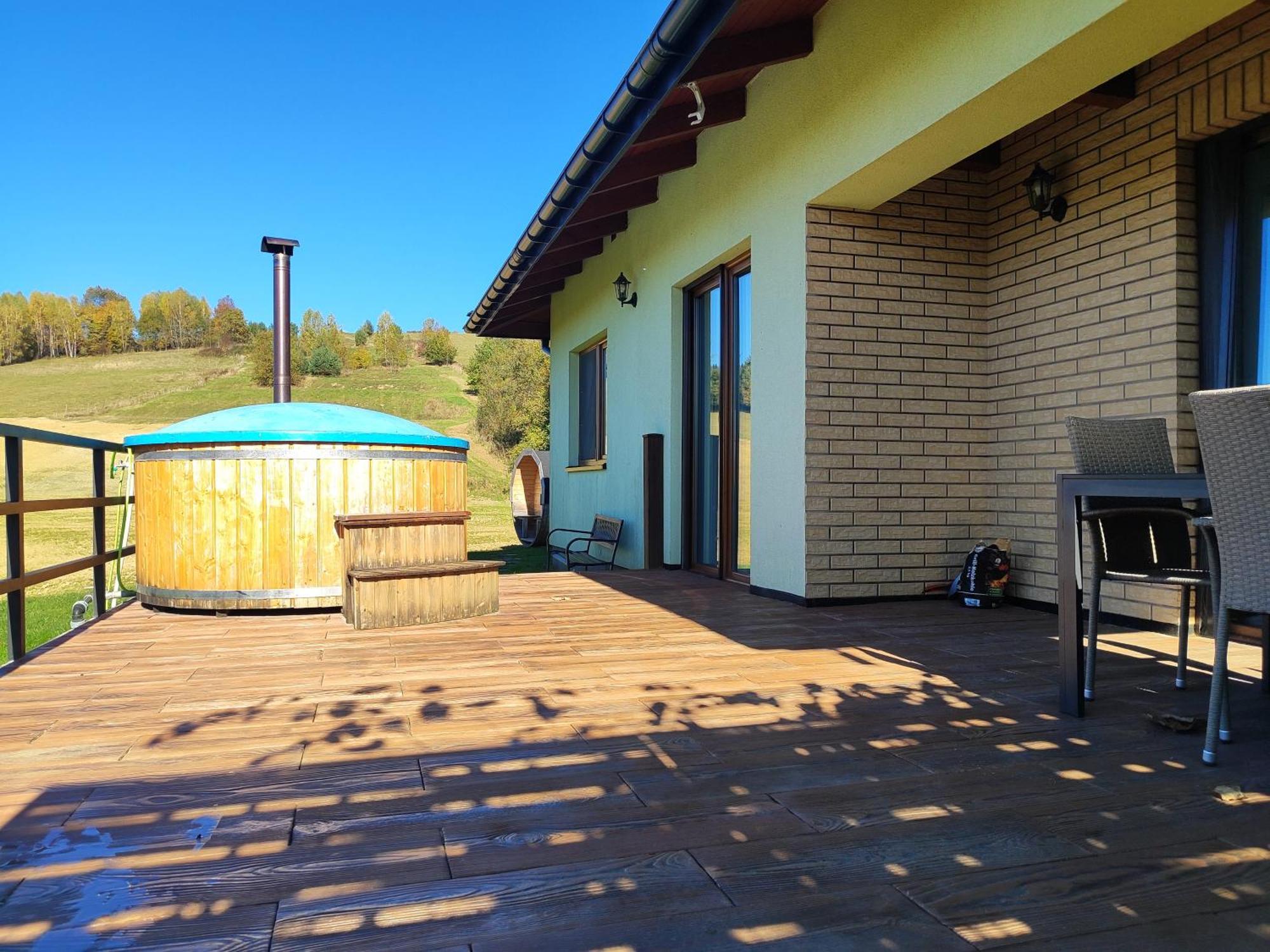 Villa Dom Na Slonnym Monasterzec Esterno foto